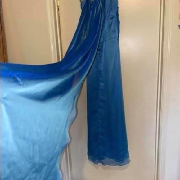 Pageant gown - Picture 3 of 3